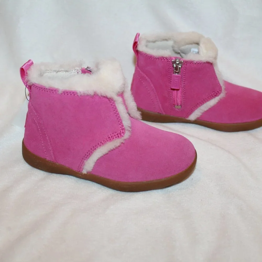 NIB UGG‎